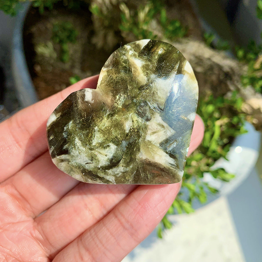 Natural Mica Heart Palm Stone Polished Mica Crystal Heart for Handheld