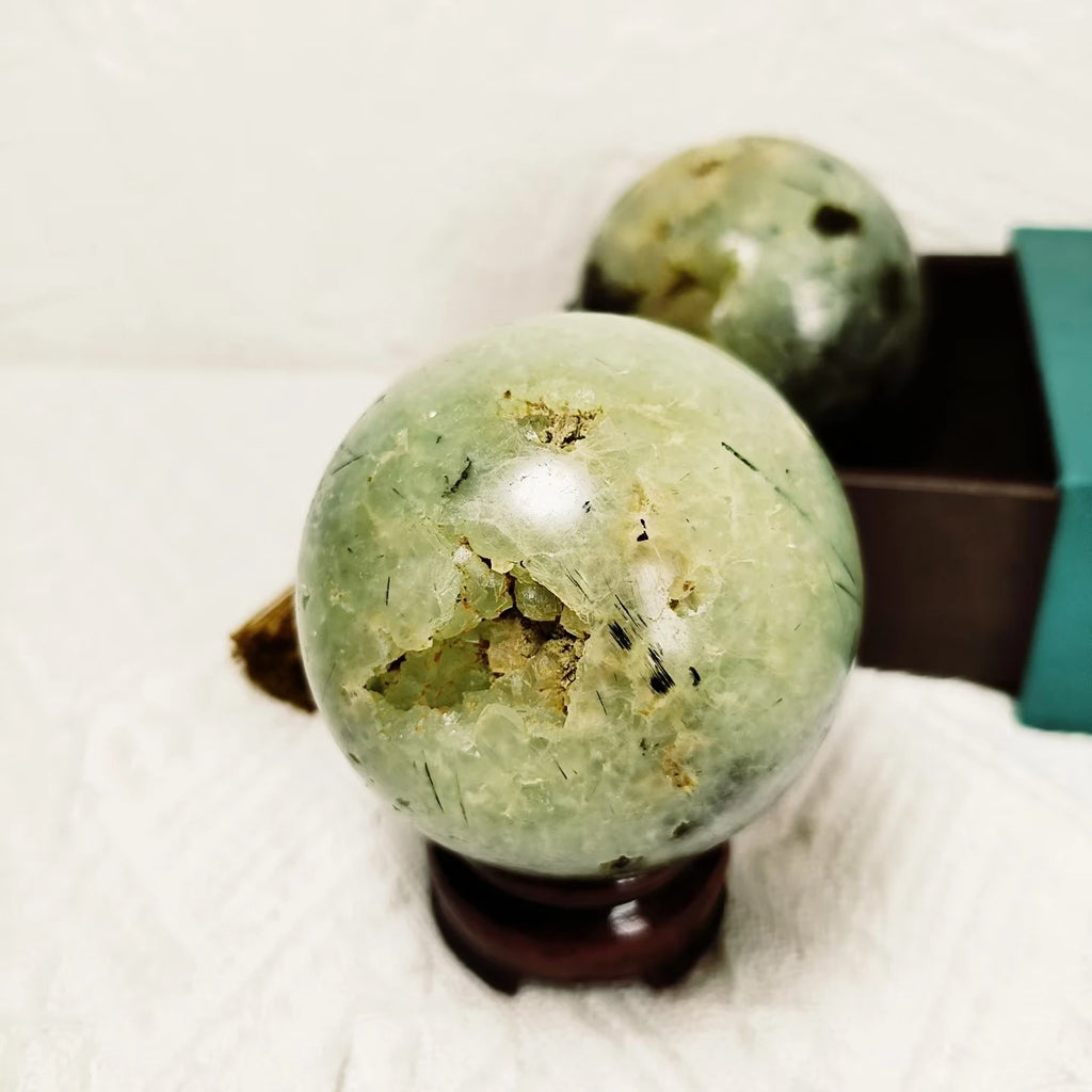 Natural Gemstone Crystal Stone Prehnite Sphere for Decoration