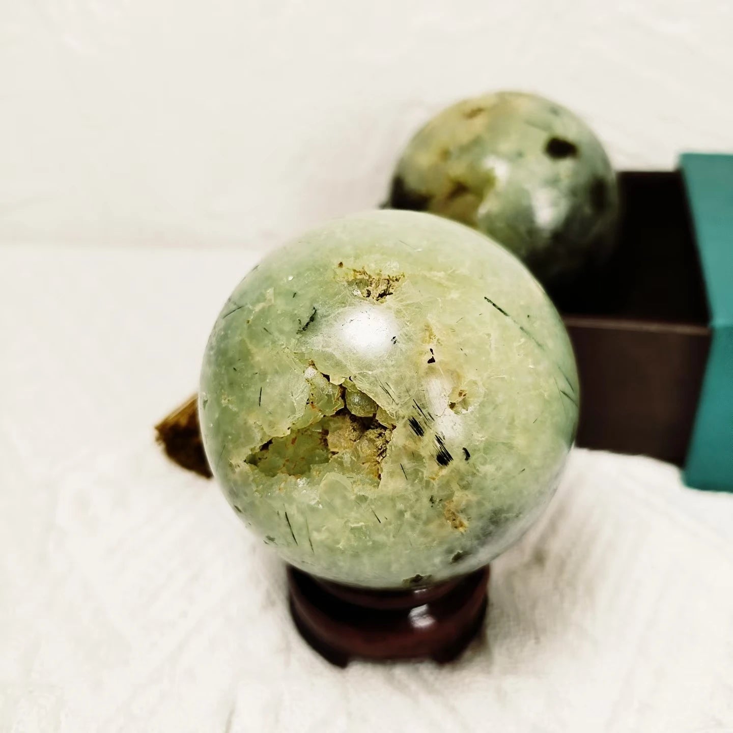 Natural Gemstone Crystal Stone Prehnite Sphere for Decoration