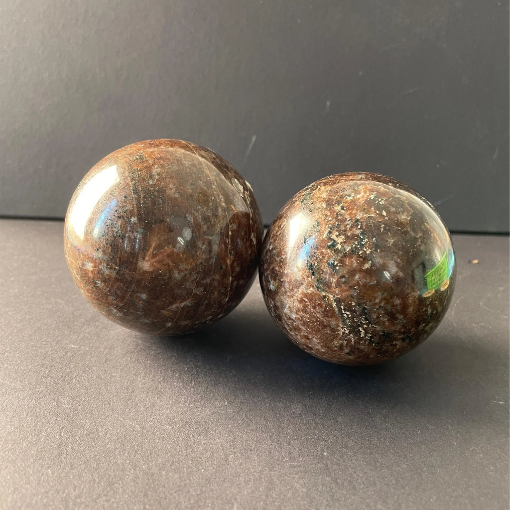 Hot-selling Natural Crystal Balls Garnet Sphere Fashion Trend Decorations by MT Brand