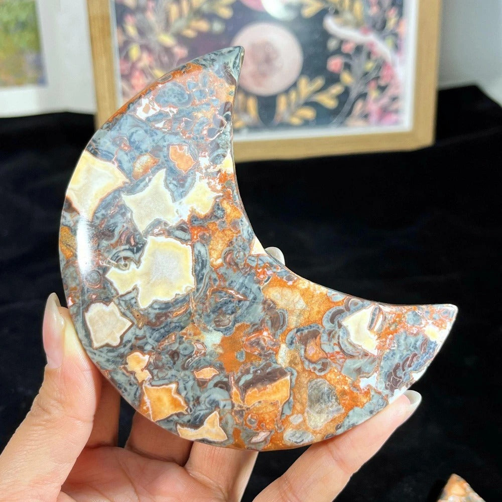 Polished Crystal Moon Ornaments Natural Money Agate Moon for Home Decor