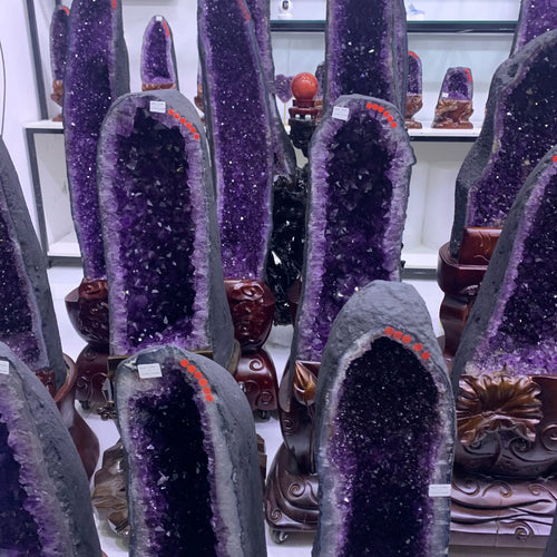 Brazilian Amethyst Geode Cluster - 1 kg Lot - 1 kg lot