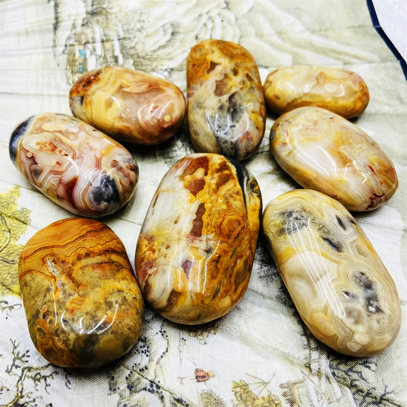 Natural Color Pattern Gemstone Crazy Lace Agate Palm Crystal Stone