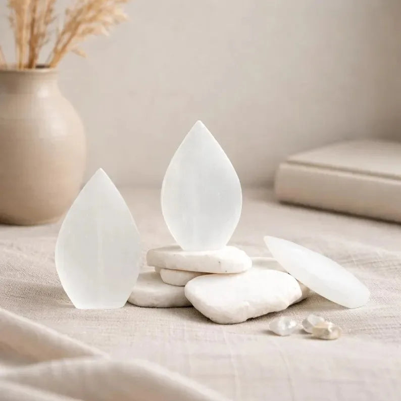 Natural Polished Selenite Water Drop Ornament White Crystal Teardrop Decor for Home Desk