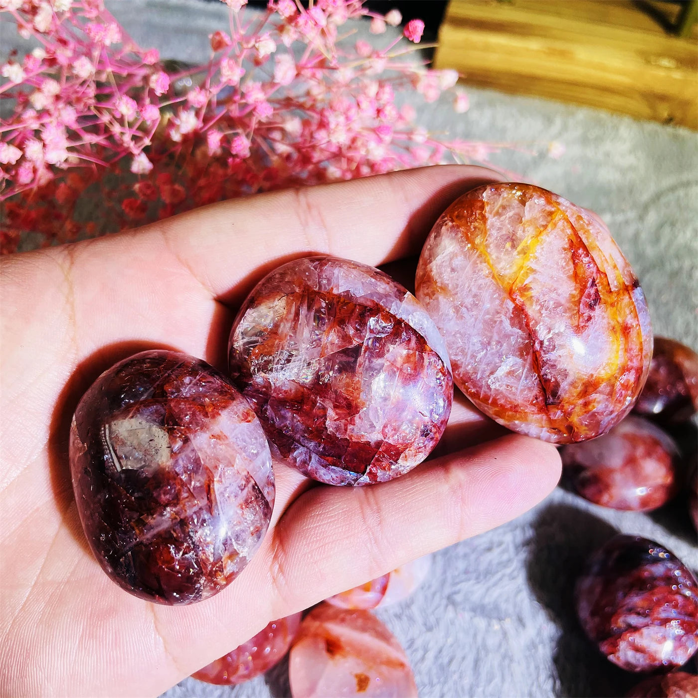 Natural Crystal Gemstone Fire Quartz Palm Stone