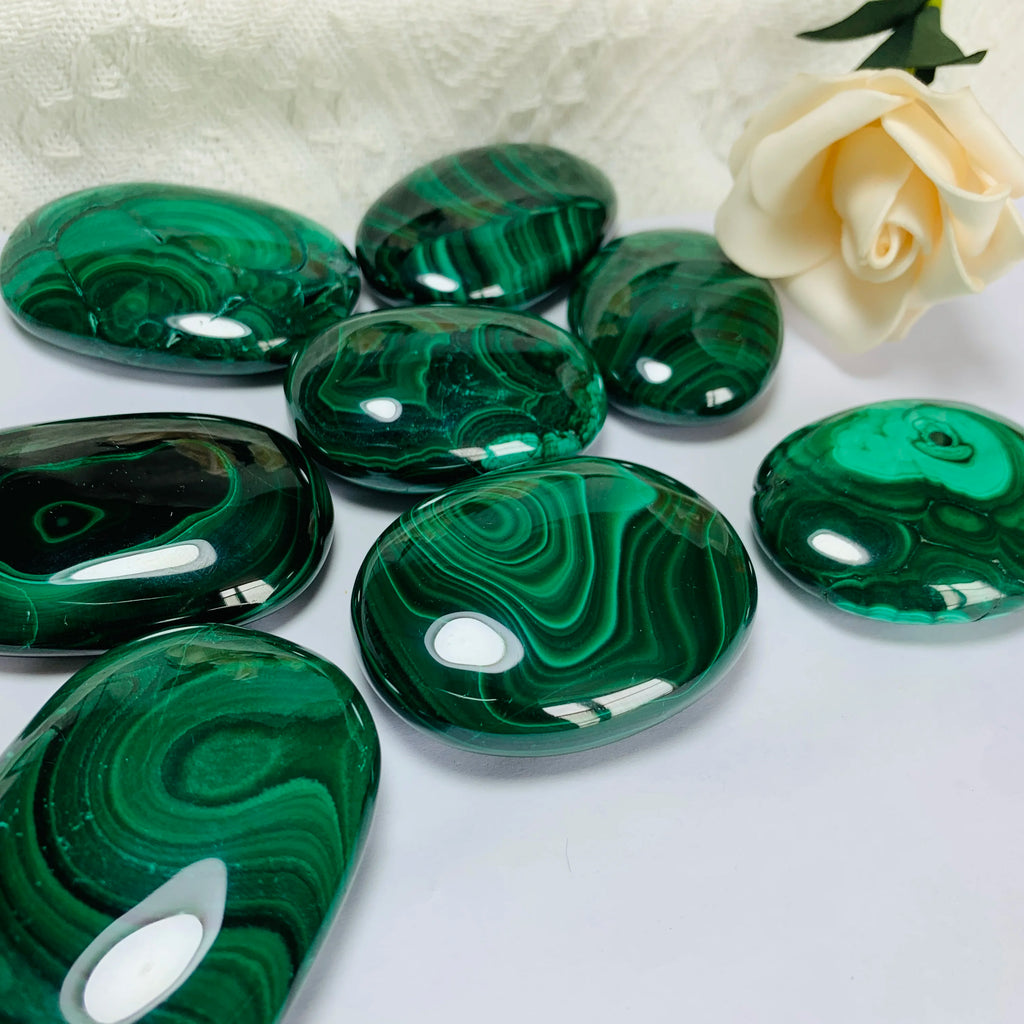 Natural Crystals Stone Malachite Palms for Decoration