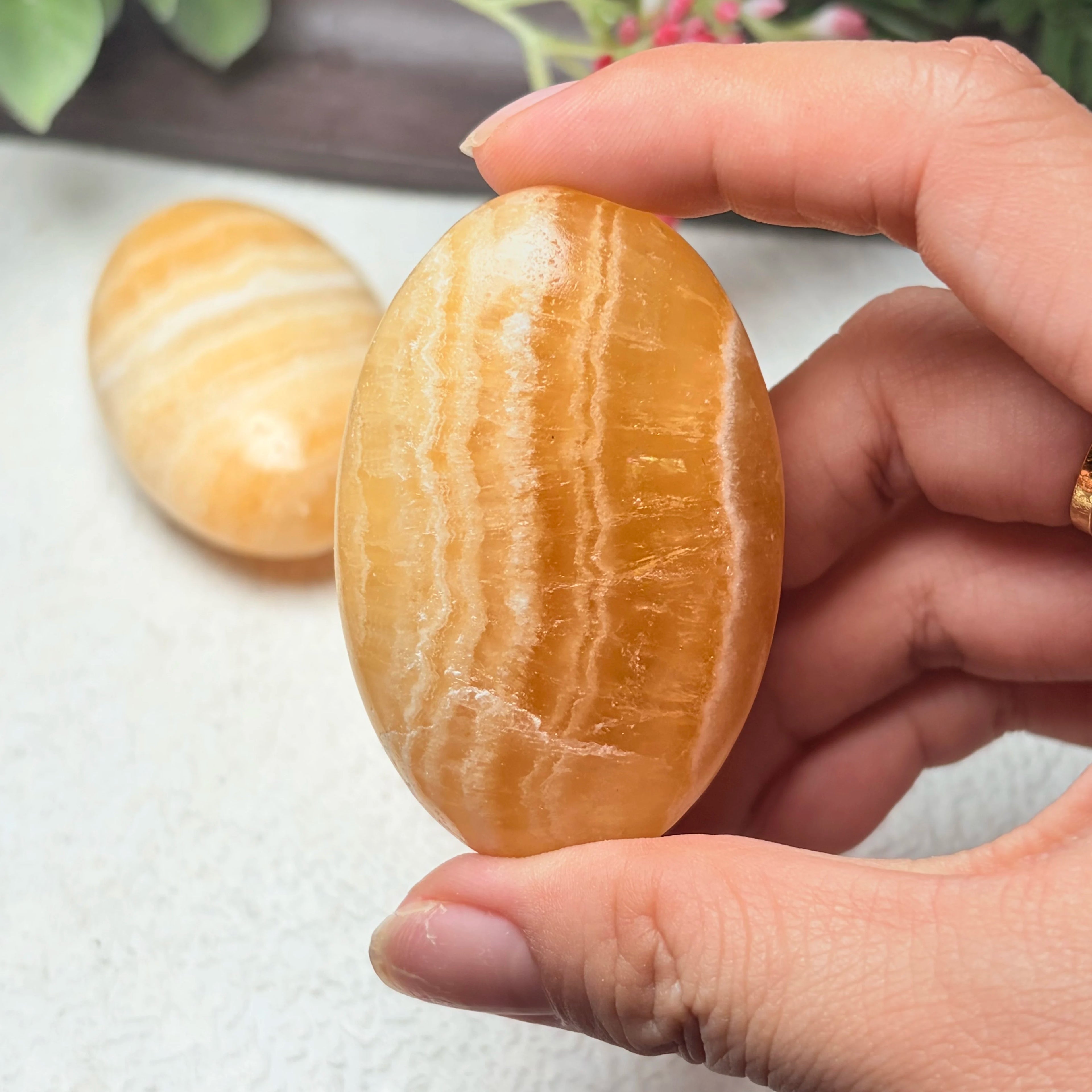 Natural Yellow Calcite Pocket Palm Stone Home Office Table Decoration Nice Holiday Gift for Crystal Collectors