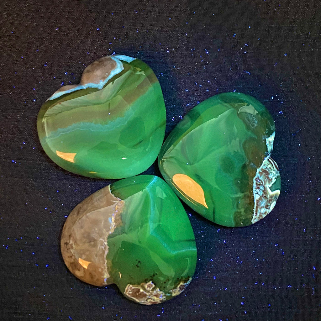 Volcanic agate heart product view 1